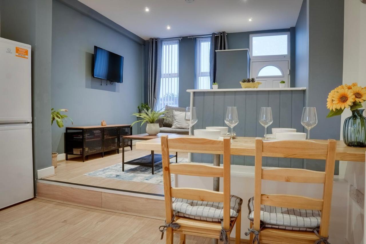 Birkenhead - 2 Bedroom House Экстерьер фото