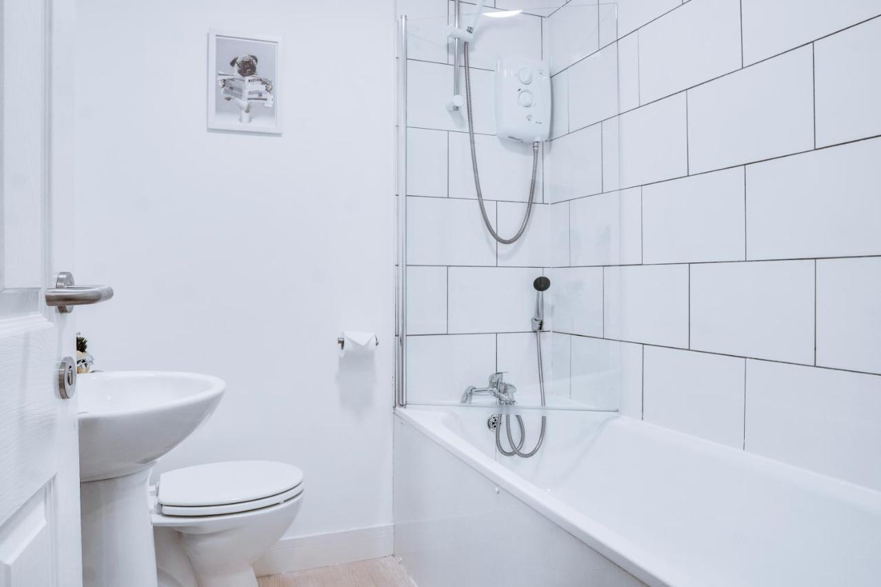 Birkenhead - 2 Bedroom House Экстерьер фото