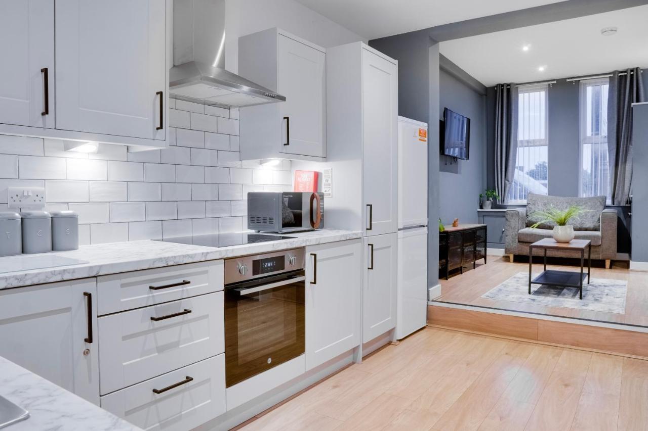 Birkenhead - 2 Bedroom House Экстерьер фото